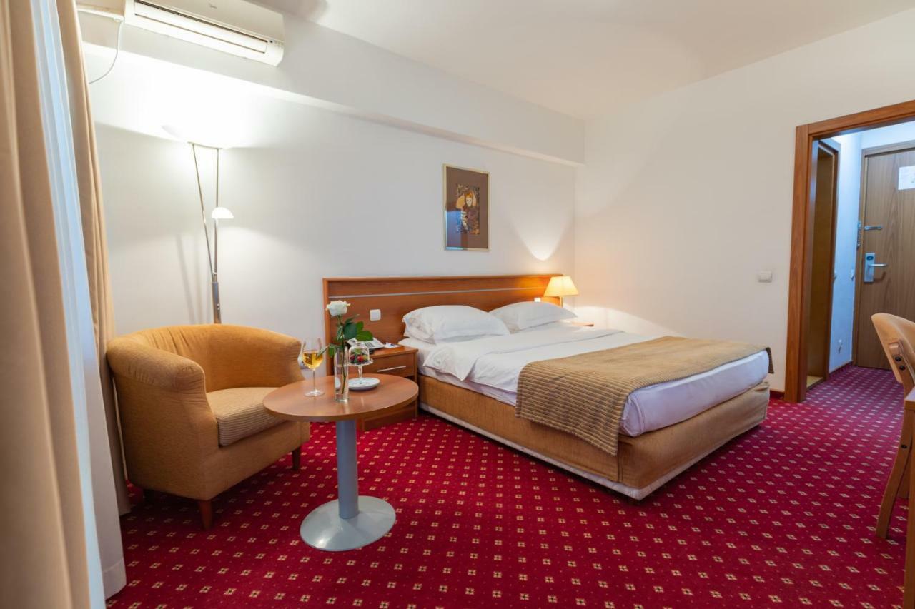 Hotel M Belgrad Exterior foto